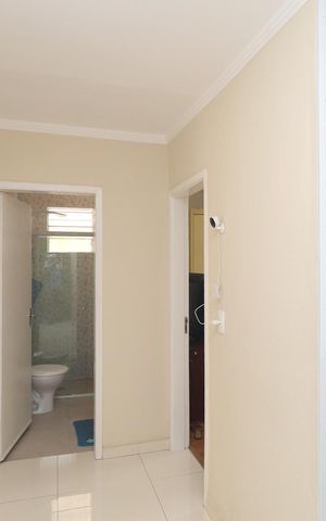 Casa à venda com 190m², 3 quartos e 3 vagas Casa à venda com 190m², 3 quartos e 3 vagasHall - Casa 1