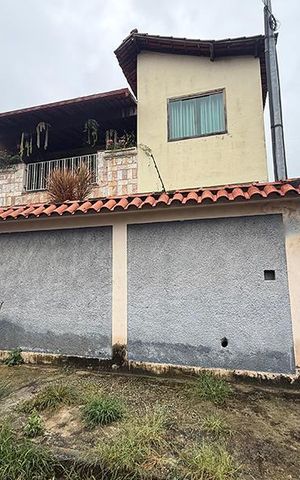 Casa à venda com 248m², 3 quartos e 2 vagasFachada