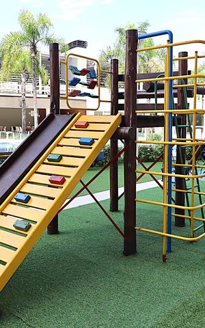 Apartamento para alugar com 75m², 3 quartos e 2 vagasÁrea comum - Playground