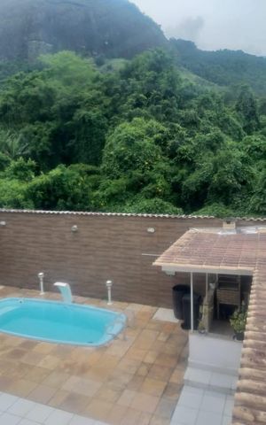 Casa à venda com 650m², 3 quartos e 3 vagas