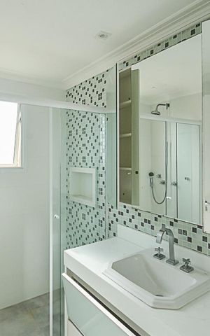 Apartamento para alugar com 260m², 4 quartos e 4 vagas Apartamento para alugar com 260m², 4 quartos e 4 vagasBanheiro da Suíte 2