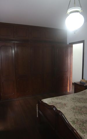 Casa à venda com 360m², 4 quartos e 6 vagasSuite