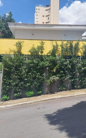 Casa à venda com 222m², 3 quartos e 2 vagas Casa à venda com 222m², 3 quartos e 2 vagasFachada