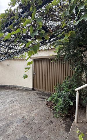 Casa à venda com 197m², 3 quartos e 2 vagas