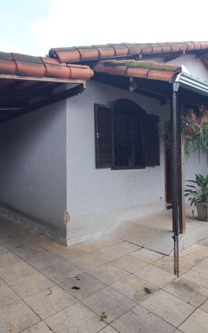 Casa à venda com 256m², 4 quartos e 4 vagasQuintal