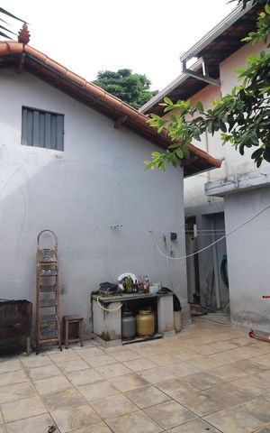 Casa à venda com 256m², 4 quartos e 4 vagasQuintal