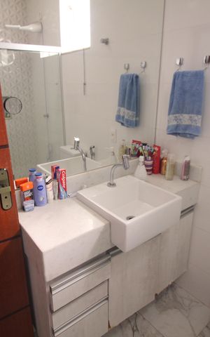 Casa à venda com 256m², 4 quartos e 4 vagasBanheiro