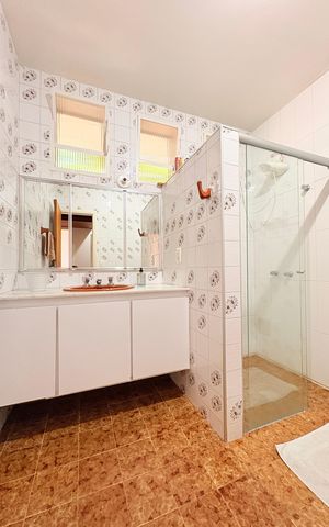 Casa à venda com 320m², 4 quartos e 2 vagasBanheiro Social