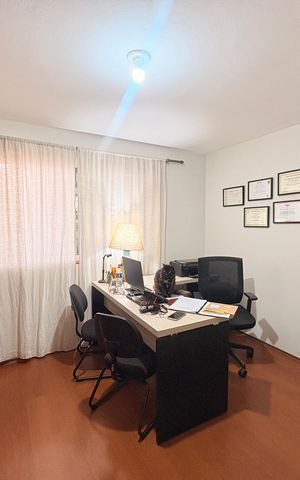 Casa à venda com 320m², 4 quartos e 2 vagasQuarto 1/Escritório