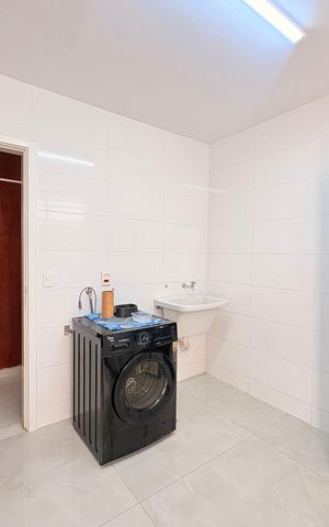 Casa à venda com 320m², 4 quartos e 2 vagasÁrea de Serviço