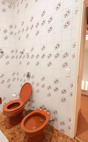 Casa à venda com 320m², 4 quartos e 2 vagasBanheiro Social