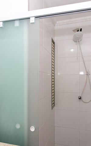 Apartamento à venda com 74m², 2 quartos e 1 vaga Apartamento à venda com 74m², 2 quartos e 1 vagaBanheiro