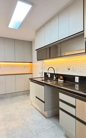 Apartamento à venda com 97m², 3 quartos e 2 vagas Apartamento à venda com 97m², 3 quartos e 2 vagasCozinha