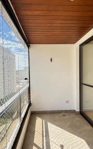 Apartamento à venda com 97m², 3 quartos e 2 vagas Apartamento à venda com 97m², 3 quartos e 2 vagasVaranda