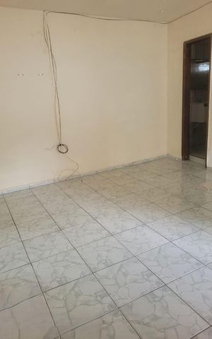 Casa à venda com 55m², 2 quartos e sem vaga Casa à venda com 55m², 2 quartos e sem vagaSala