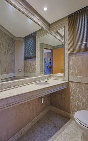 Apartamento à venda com 170m², 4 quartos e 4 vagas Apartamento à venda com 170m², 4 quartos e 4 vagasLavabo