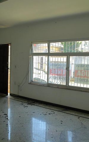 Casa para alugar com 690m², 4 quartos e 2 vagasSala