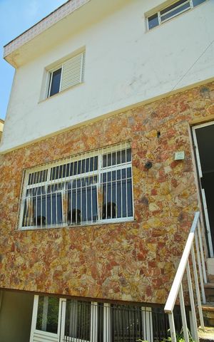 Casa para alugar com 690m², 4 quartos e 2 vagasFachada 