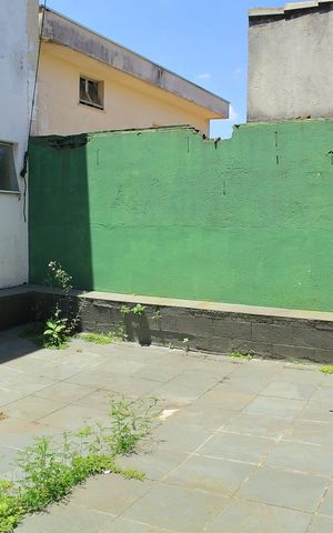 Casa para alugar com 690m², 4 quartos e 2 vagasÁrea Serviço/Quintal 