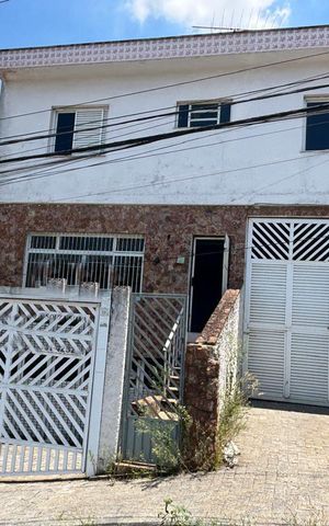 Casa para alugar com 690m², 4 quartos e 2 vagasFachada 
