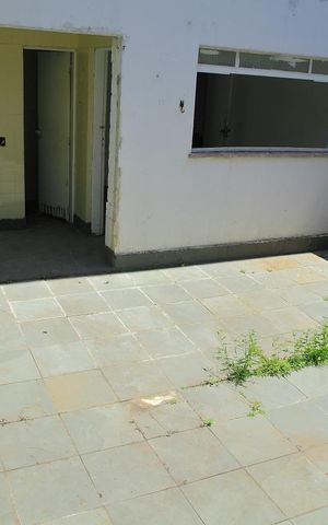 Casa para alugar com 690m², 4 quartos e 2 vagasÁrea Serviço/Quintal 