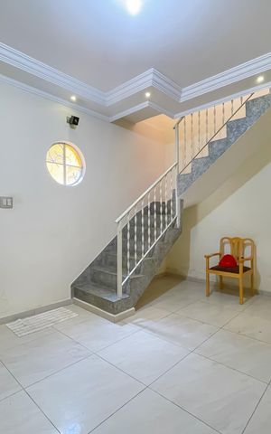 Casa à venda com 193m², 3 quartos e 2 vagas Casa à venda com 193m², 3 quartos e 2 vagasSala