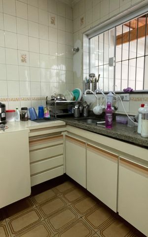 Casa à venda com 209m², 3 quartos e 2 vagas