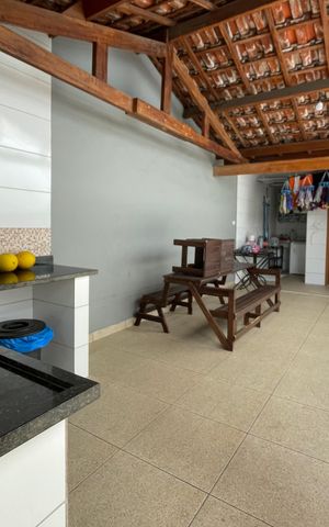 Casa à venda com 209m², 3 quartos e 2 vagas