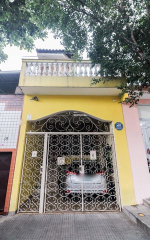 Casa à venda com 109m², 2 quartos e 1 vaga Casa à venda com 109m², 2 quartos e 1 vagaFachada