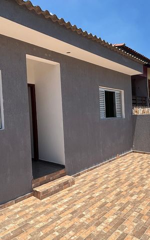 Casa à venda com 374m², 5 quartos e 2 vagas Casa à venda com 374m², 5 quartos e 2 vagasVaranda