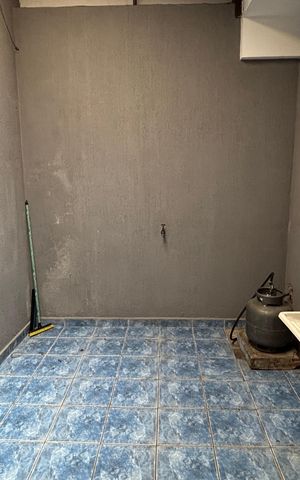 Casa à venda com 374m², 5 quartos e 2 vagas Casa à venda com 374m², 5 quartos e 2 vagasÁrea de Serviço