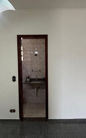 Casa à venda com 374m², 5 quartos e 2 vagas Casa à venda com 374m², 5 quartos e 2 vagasSuíte 2