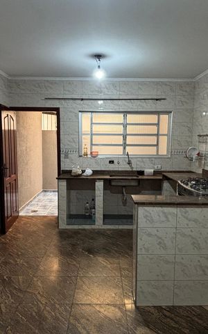 Casa à venda com 374m², 5 quartos e 2 vagas Casa à venda com 374m², 5 quartos e 2 vagasCozinha