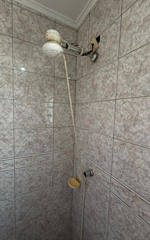 Casa à venda com 374m², 5 quartos e 2 vagas Casa à venda com 374m², 5 quartos e 2 vagasBanheiro da Suíte 2