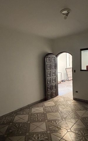 Casa à venda com 374m², 5 quartos e 2 vagas Casa à venda com 374m², 5 quartos e 2 vagasQuarto 3