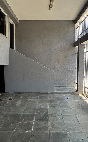 Casa à venda com 374m², 5 quartos e 2 vagas Casa à venda com 374m², 5 quartos e 2 vagasGaragem