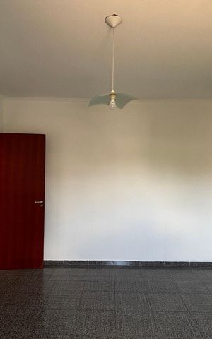 Casa à venda com 374m², 5 quartos e 2 vagas Casa à venda com 374m², 5 quartos e 2 vagasQuarto 1