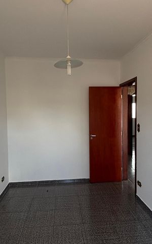 Casa à venda com 374m², 5 quartos e 2 vagas Casa à venda com 374m², 5 quartos e 2 vagasQuarto 2