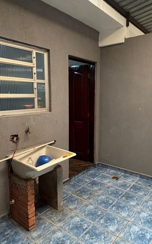Casa à venda com 374m², 5 quartos e 2 vagas Casa à venda com 374m², 5 quartos e 2 vagasÁrea de Serviço