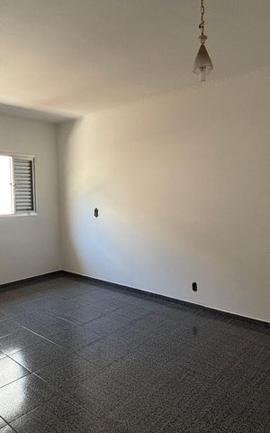Casa à venda com 374m², 5 quartos e 2 vagas Casa à venda com 374m², 5 quartos e 2 vagasSuite 1