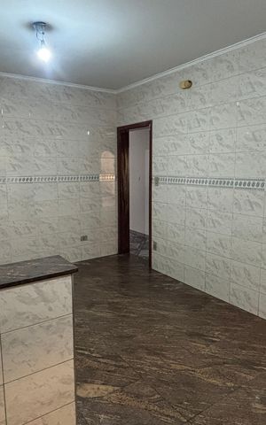 Casa à venda com 374m², 5 quartos e 2 vagas Casa à venda com 374m², 5 quartos e 2 vagasCozinha