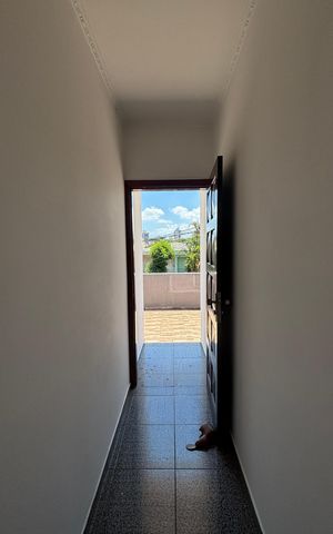 Casa à venda com 374m², 5 quartos e 2 vagas Casa à venda com 374m², 5 quartos e 2 vagasCorredor