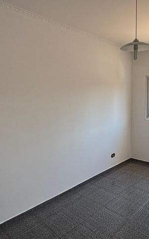 Casa à venda com 374m², 5 quartos e 2 vagas Casa à venda com 374m², 5 quartos e 2 vagasQuarto 2