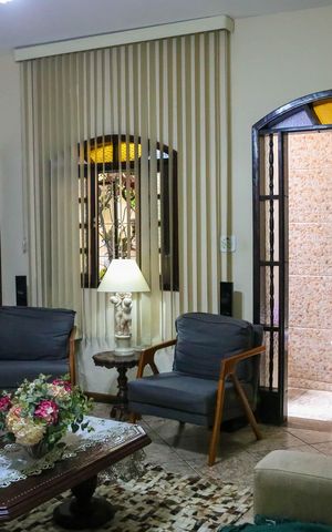 Casa para alugar com 217m², 3 quartos e 1 vaga Casa para alugar com 217m², 3 quartos e 1 vagaSala