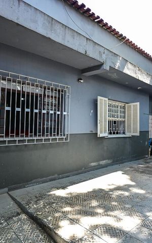 Casa à venda com 250m², 3 quartos e 2 vagasEntrada