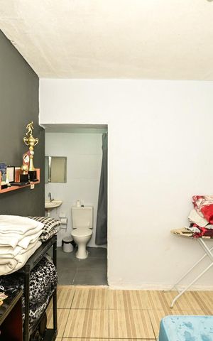 Casa à venda com 250m², 3 quartos e 2 vagasSuíte 1