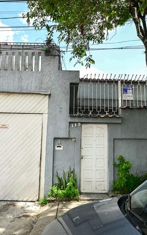 Casa à venda com 250m², 3 quartos e 2 vagasFachada