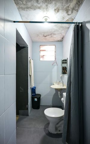 Casa à venda com 250m², 3 quartos e 2 vagasBanheiro Suíte 1