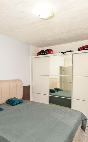 Casa à venda com 250m², 3 quartos e 2 vagasSuíte 2