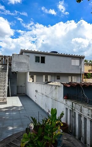 Casa à venda com 250m², 3 quartos e 2 vagasFachada